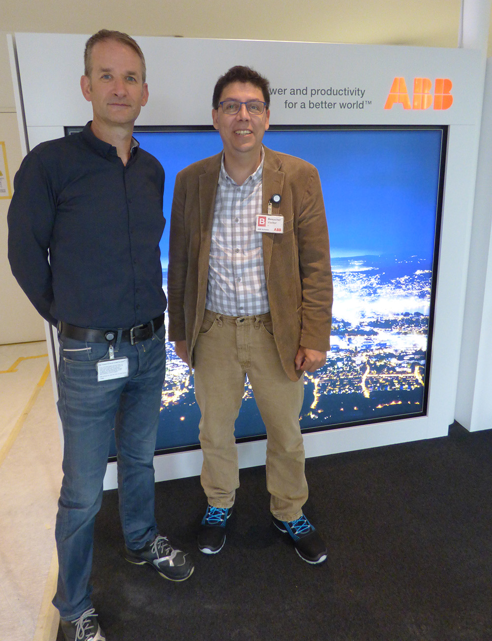 Roland Gisin, Operations Manager at ABB, and José Fernandez, ASCO Application Technician / Sales Dry Ice Application