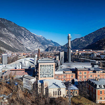 Industriestandort in alpiner Umgebung mit integrierter CO2 Rückgewinnugnsanlage